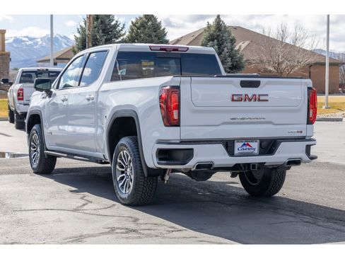 Used 2022 GMC Sierra 1500 AT4 w/ AT4 Premium Package image 5