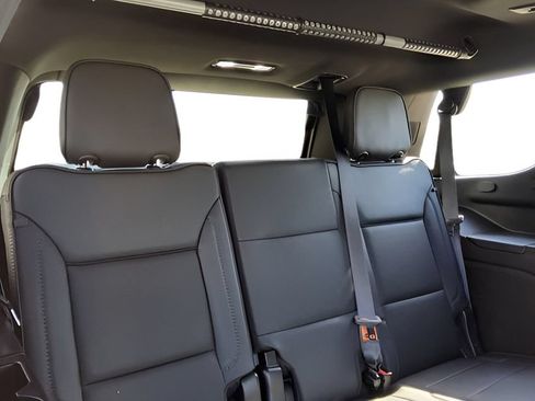 Used 2021 GMC Yukon Denali w/ Denali Premium Package AWD/4WD image 39