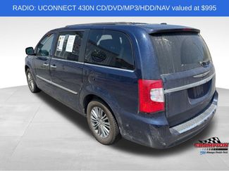 Used 2014 Chrysler Town & Country Touring-L w/ Driver Convenience Group FWD video 3