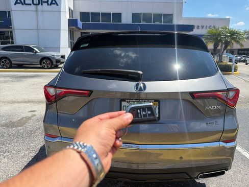 Used 2023 Acura MDX FWD w/ Technology Package image 6