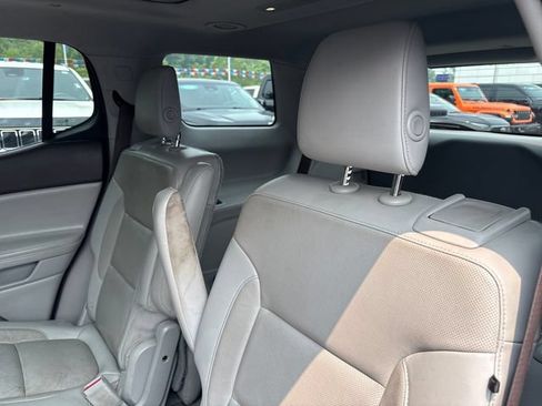 Used 2018 GMC Acadia SLT w/ LPO, Floor Liner Package FWD image 20