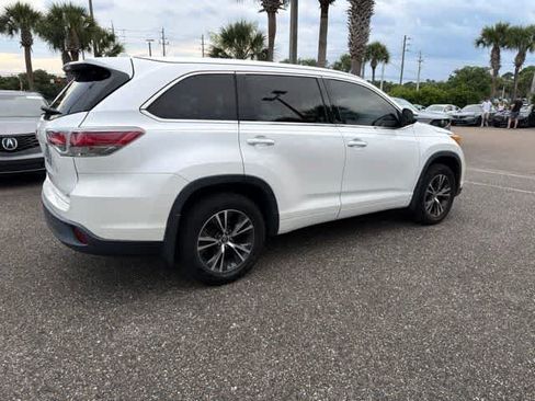 Used 2016 Toyota Highlander XLE FWD image 17
