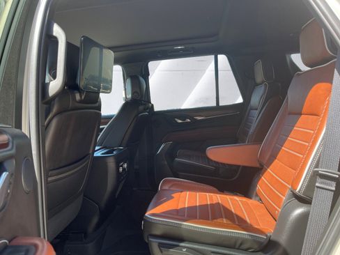 Used 2024 GMC Yukon Denali Ultimate AWD/4WD image 14