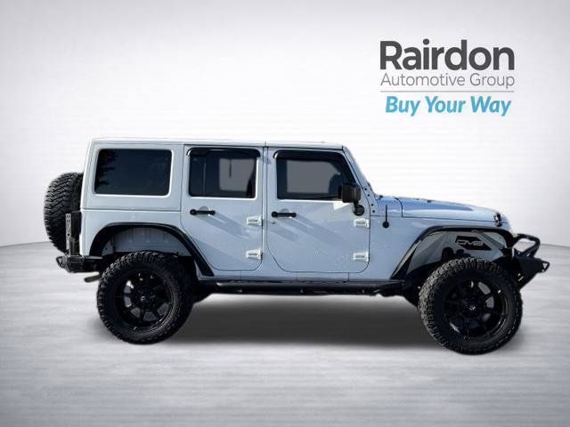 Used 2014 Jeep Wrangler Unlimited Sahara w/ Connectivity Group AWD/4WD image 8