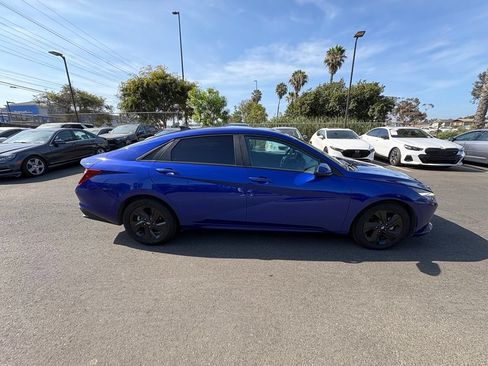 Used 2023 Hyundai Elantra SEL FWD image 6