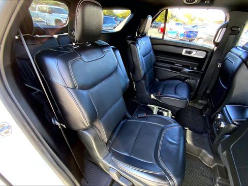Used 2020 Ford Explorer ST image 19