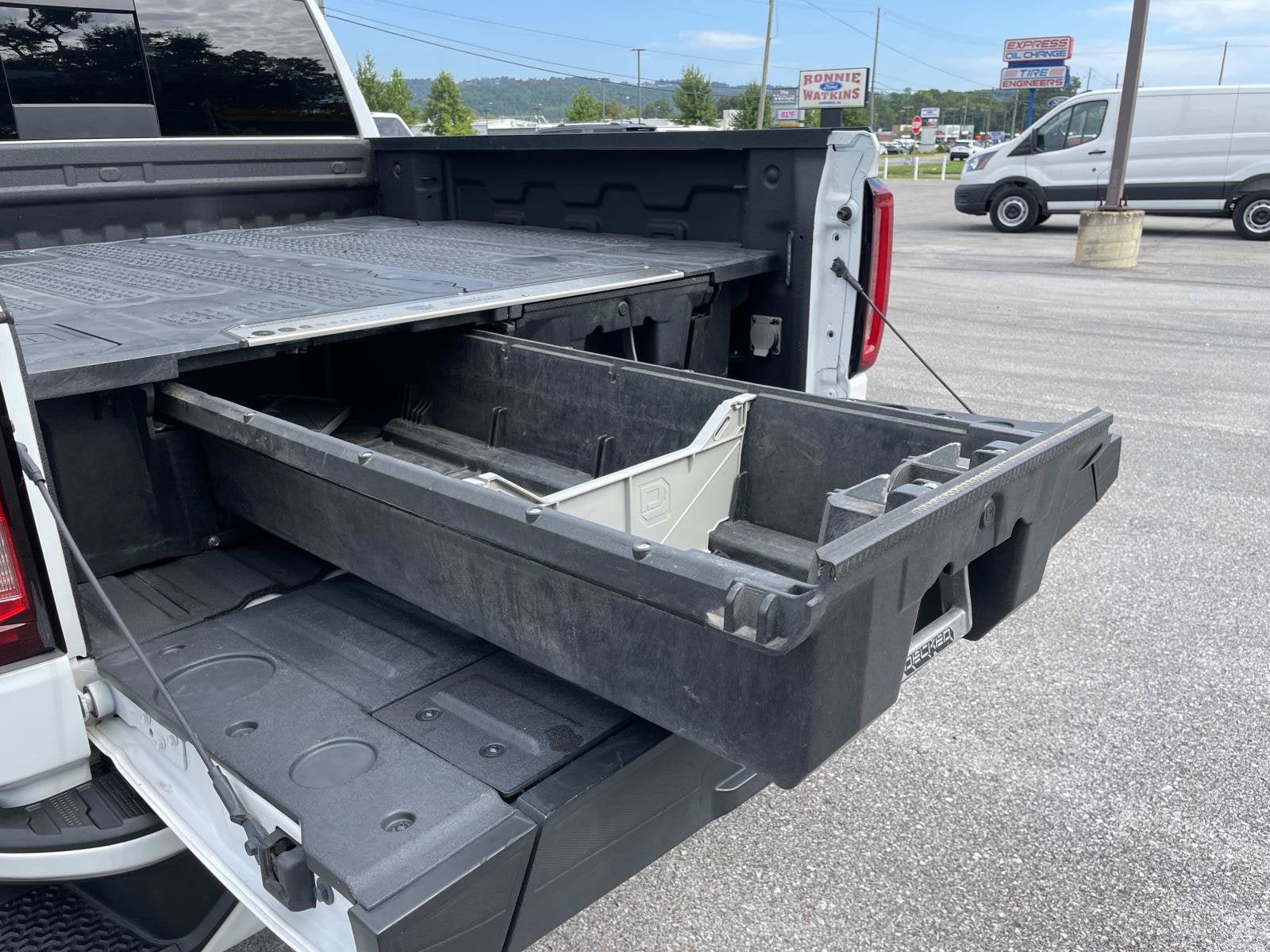 Used 2023 GMC Sierra 1500 AT4 w/ AT4 Premium Package AWD/4WD image 9