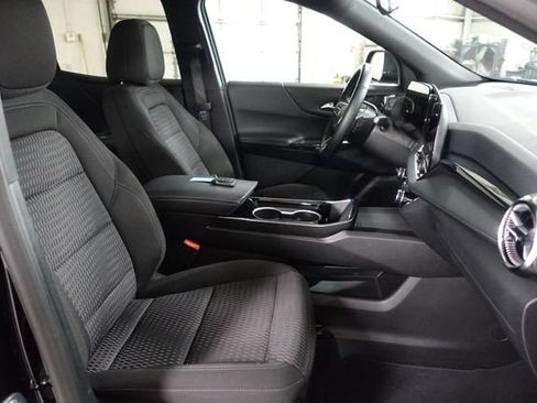 Used 2025 Chevrolet Equinox LT FWD image 24