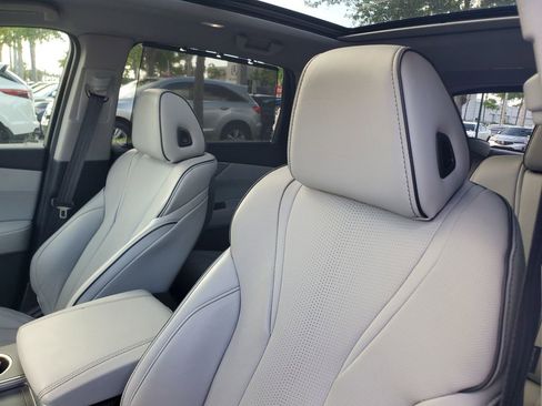 Certified 2023 Acura MDX SH-AWD w/ Advance Package image 18