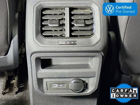 Used 2024 Volkswagen Tiguan SE image 27