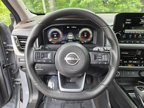 Used 2023 Nissan Rogue Platinum w/ Platinum Premium Package AWD/4WD image 17