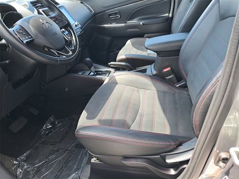 Used 2024 Mitsubishi Outlander Sport SE image 12