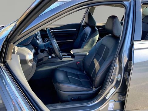Used 2024 Nissan Altima 2.5 SR image 15