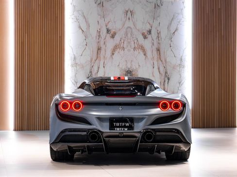Used 2021 Ferrari F8 Tributo image 4