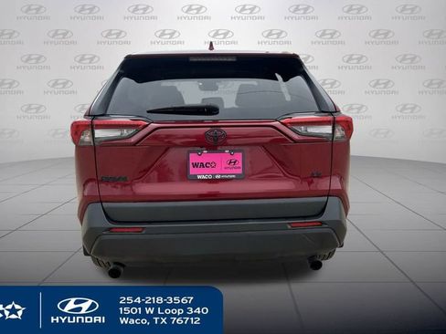 Used 2022 Toyota RAV4 LE image 10