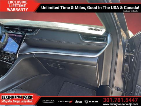 Used 2025 Jeep Grand Cherokee Limited AWD/4WD image 26