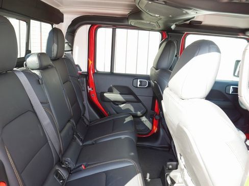 New 2025 Jeep Gladiator High Tide image 24