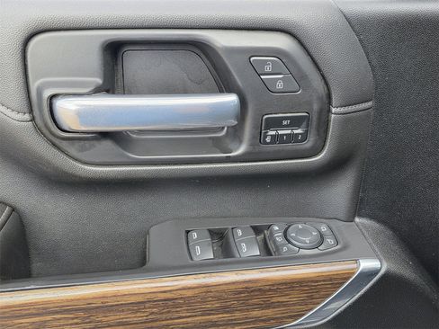 Used 2021 Chevrolet Silverado 2500 High Country w/ Z71 Off-Road Package image 23