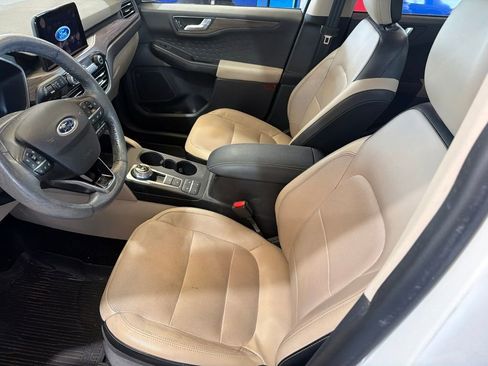 Used 2020 Ford Escape Titanium w/ Titanium Premium Package 2.0 AWD/4WD image 8