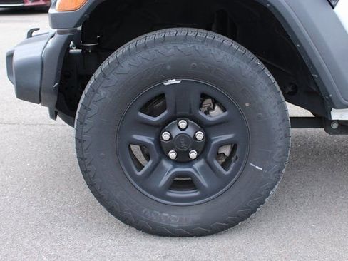 Used 2024 Jeep Wrangler Sport image 31