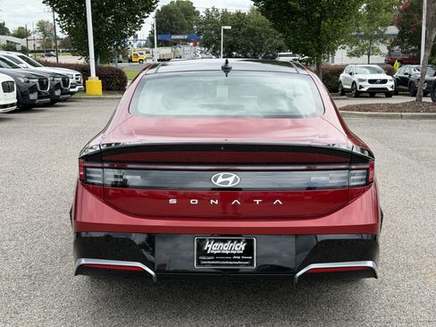 Used 2024 Hyundai Sonata SEL w/ Convenience Package FWD image 8