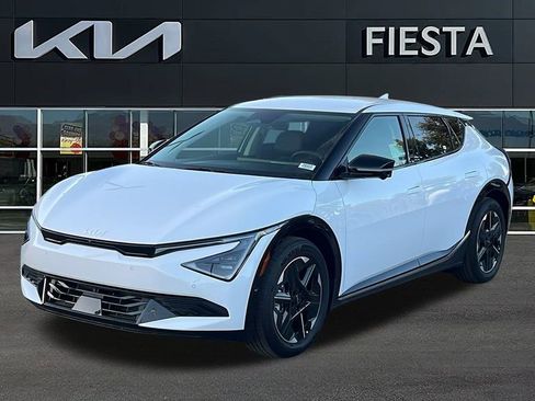 New 2025 Kia EV6 Wind image 2