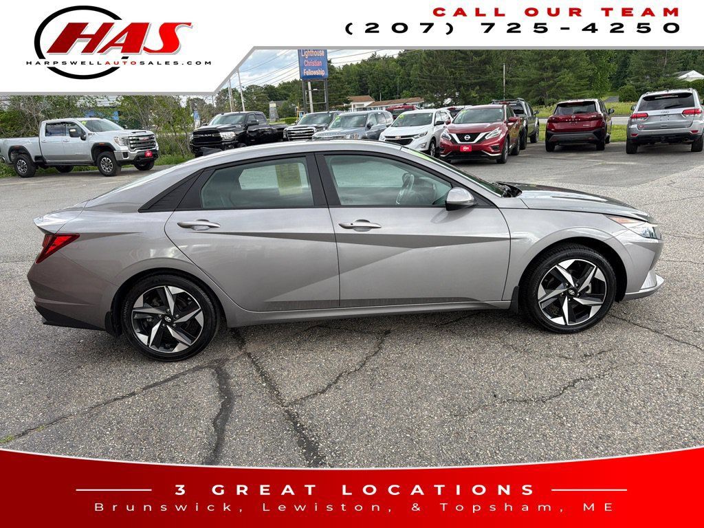 Used 2023 Hyundai Elantra SEL w/ Convenience Package FWD image 5