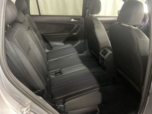 Certified 2024 Volkswagen Tiguan SE R-Line image 7
