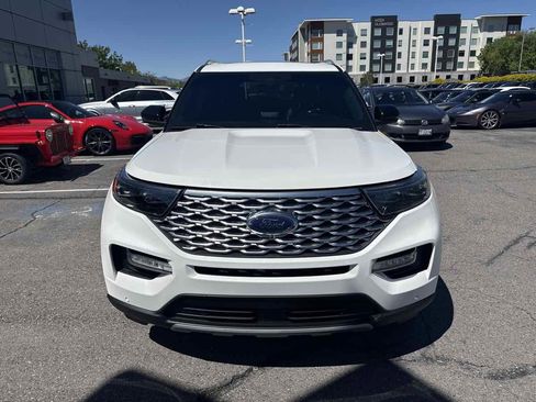 Used 2020 Ford Explorer Platinum w/ Premium Technology Package AWD/4WD image 3