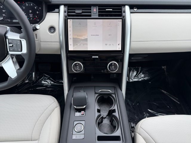 New 2026 Land Rover Discovery S AWD/4WD image 15