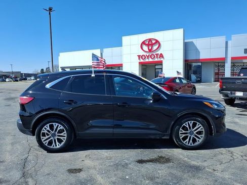 Used 2022 Ford Escape SEL w/ Technology Package image 2