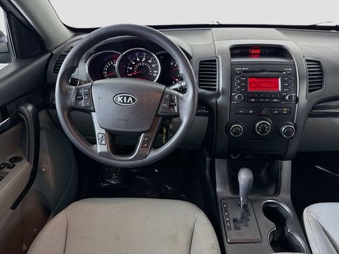 Used 2011 Kia Sorento LX image 19