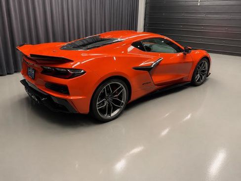 Used 2025 Chevrolet Corvette Z06 RWD image 4