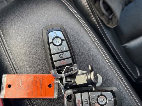 Used 2022 Ford Escape SEL image 30