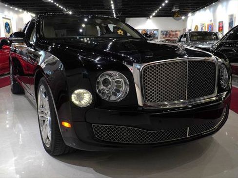 Used 2013 Bentley Mulsanne RWD image 1