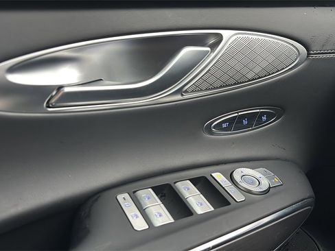 New 2026 Genesis GV70 2.5T Select image 15