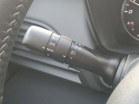 Used 2025 Subaru Outback Premium w/ Popular Package #1A image 23