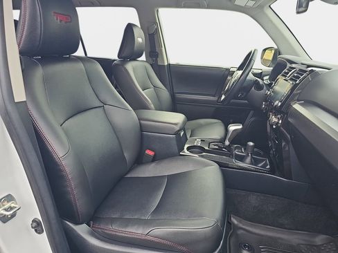 Used 2024 Toyota 4Runner TRD Off-Road Premium w/ Off Road Premium Plus Package AWD/4WD image 12