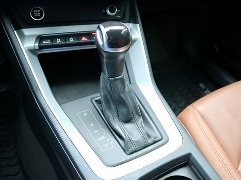 Used 2022 Audi Q3 2.0T Premium Plus image 25