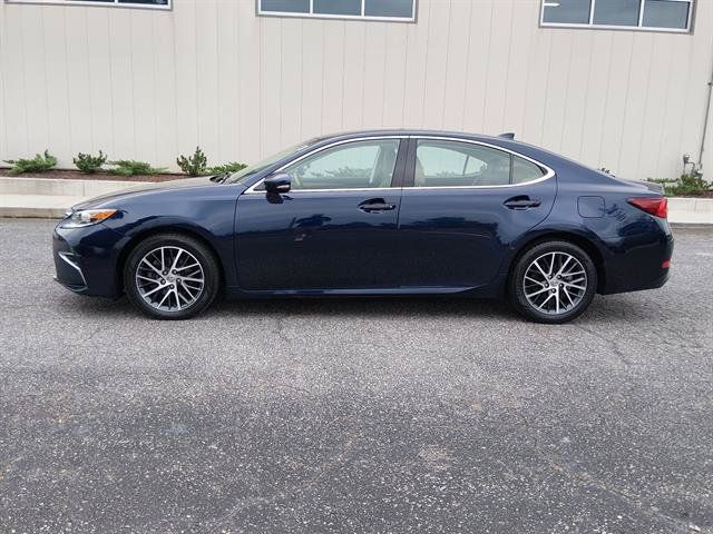 Used 2016 Lexus ES 350 w/ Navigation System Package FWD image 5