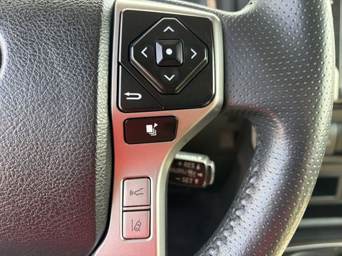 Used 2022 Toyota 4Runner SR5 Premium AWD/4WD image 17