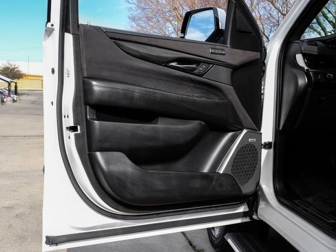 Used 2020 Cadillac Escalade ESV Platinum image 45