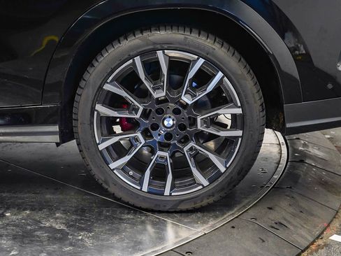 Used 2024 BMW X6 xDrive40i w/ M Sport Professional Package image 10