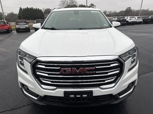 Used 2023 GMC Terrain SLT image 2
