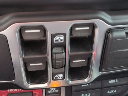 Used 2022 Jeep Gladiator Rubicon w/ LED Lighting Group AWD/4WD image 22