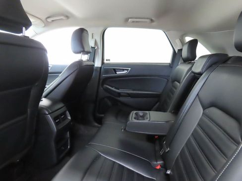 Used 2024 Ford Edge SEL AWD/4WD image 16