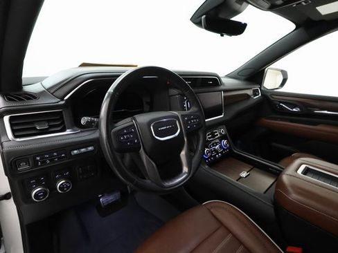 Certified 2023 GMC Yukon Denali Ultimate image 10