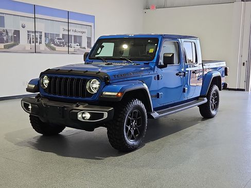 Used 2024 Jeep Gladiator Sport AWD/4WD image 4