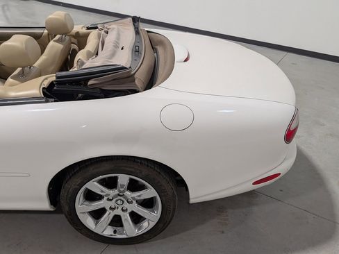 Used 2003 Jaguar XK8 Convertible image 32