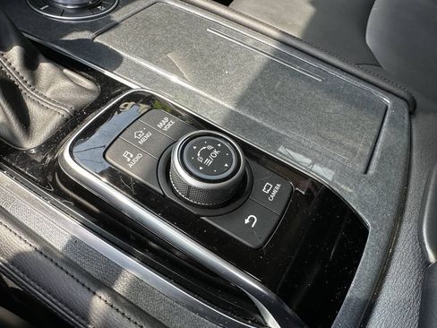 Used 2024 Nissan Armada SV AWD/4WD image 12